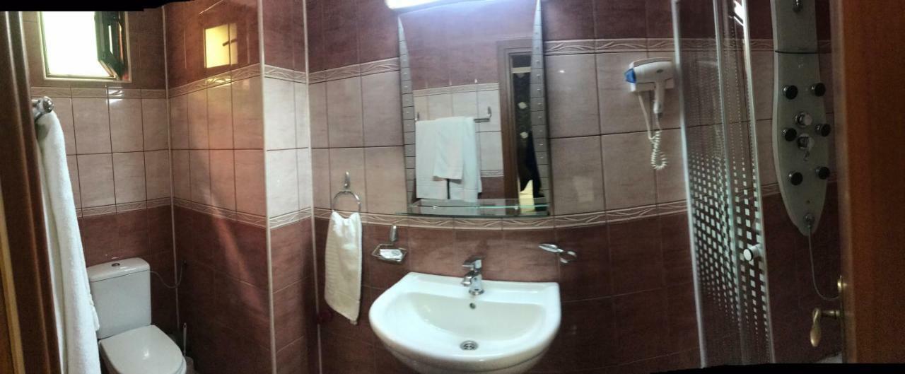 Hotel Bulevard Szörényvár Kültér fotó