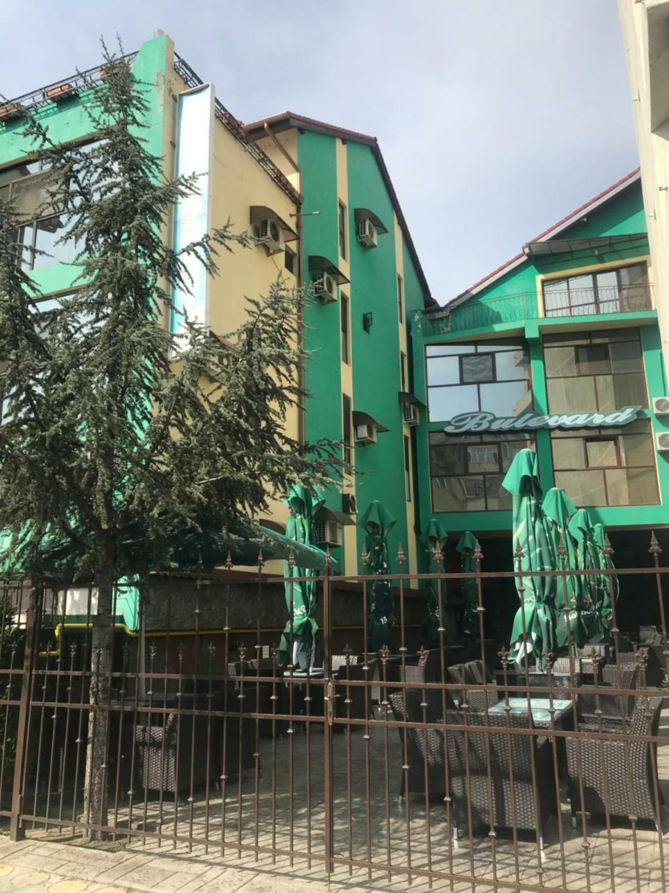 Hotel Bulevard Szörényvár Kültér fotó