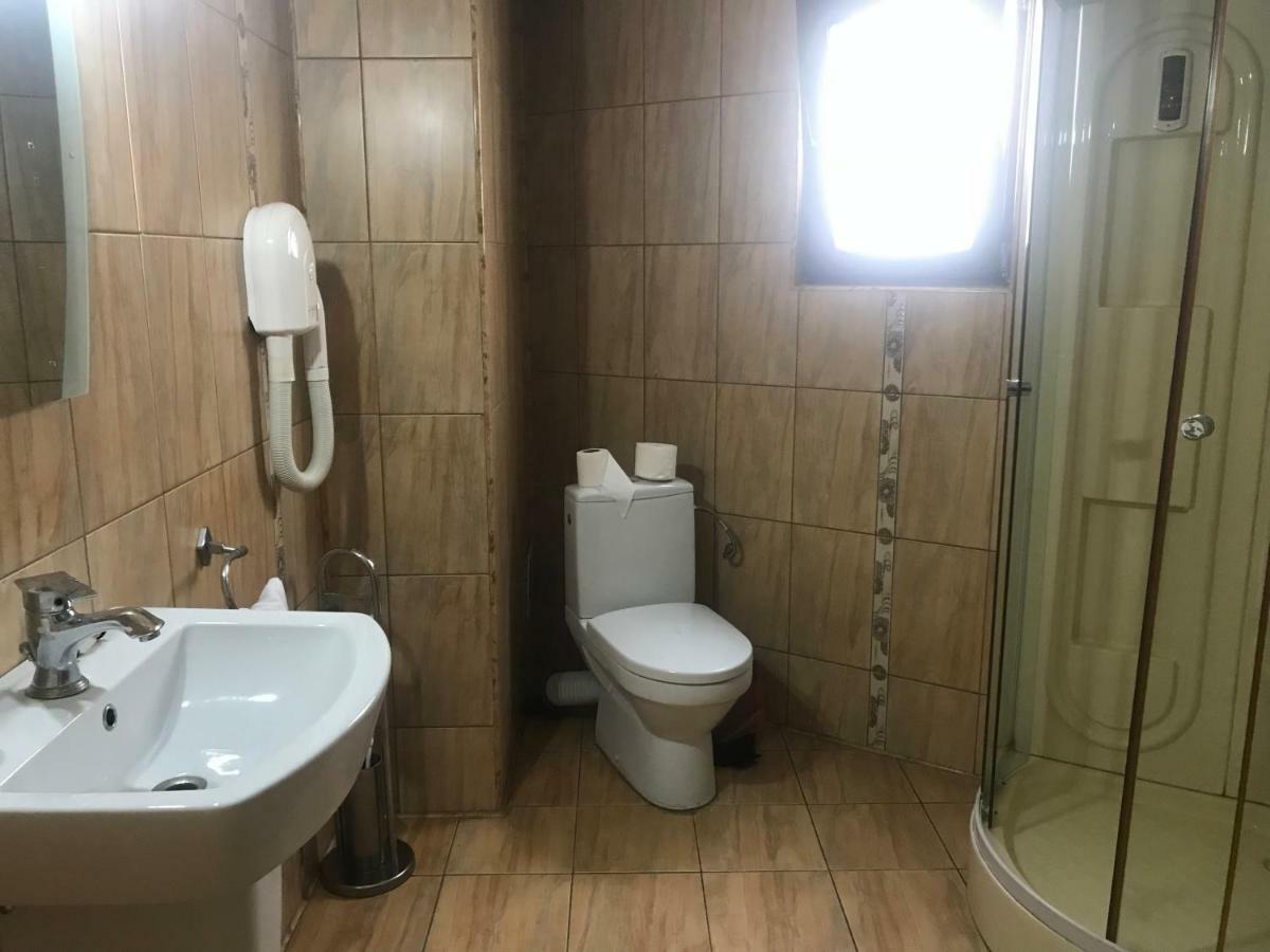Hotel Bulevard Szörényvár Kültér fotó
